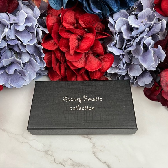 Handmade Green, Gold, and Black Dotted Feather Bow Tie Boutonnière Lapel Pin Set - Picture 9 of 12